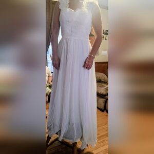 White Wedding Dress With Eyelash Lace Chiffon Overlay Cut-out Back Size W 14